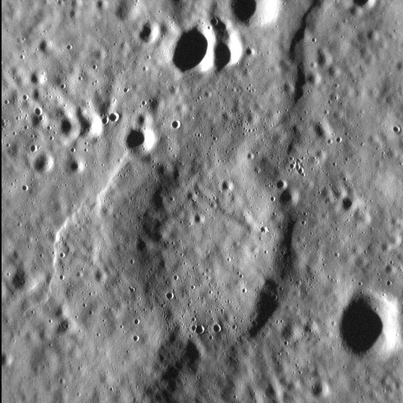 Illustration for article titled Detailed Photos Of Mercury's Tortured Surface As MESSENGER Winds Down